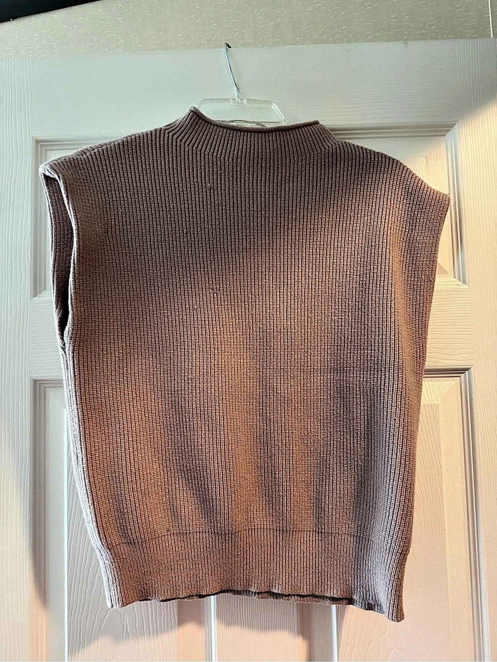 Aannraess Ribbed Sleeveless Sweater Size Large Like New
